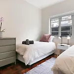 Chic 2Br Apartment In Sea Point