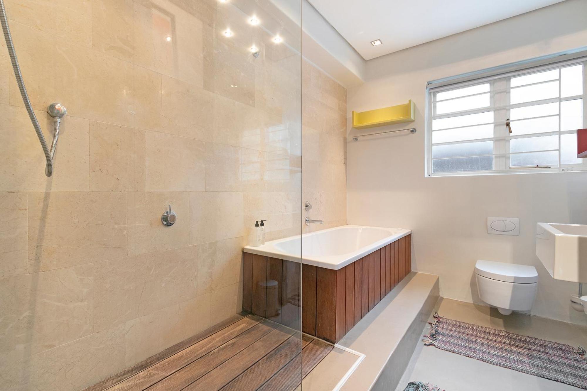 Chic 2br In Sea Point Apartment Cape Town